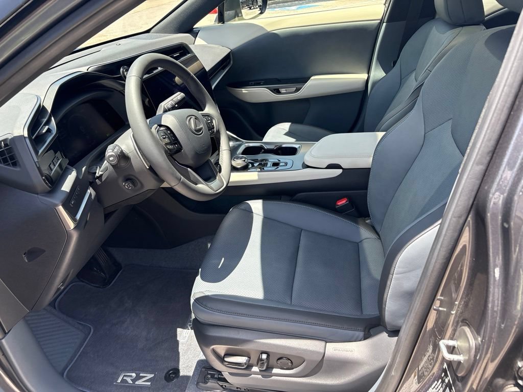 Certified 2025 Lexus RZ 300e w/ Accessory Package (2T) FWD image 16