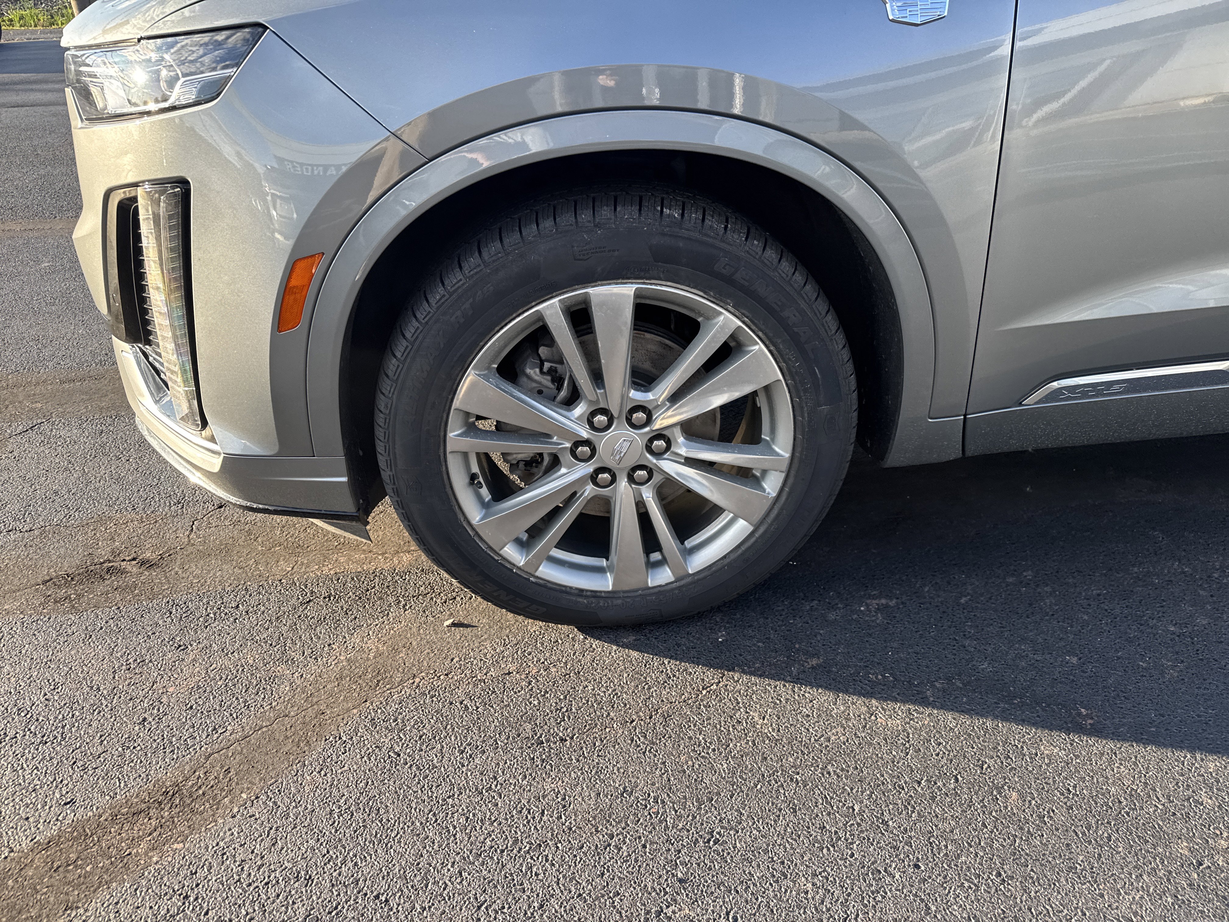 Used 2023 Cadillac XT6 Premium Luxury image 11