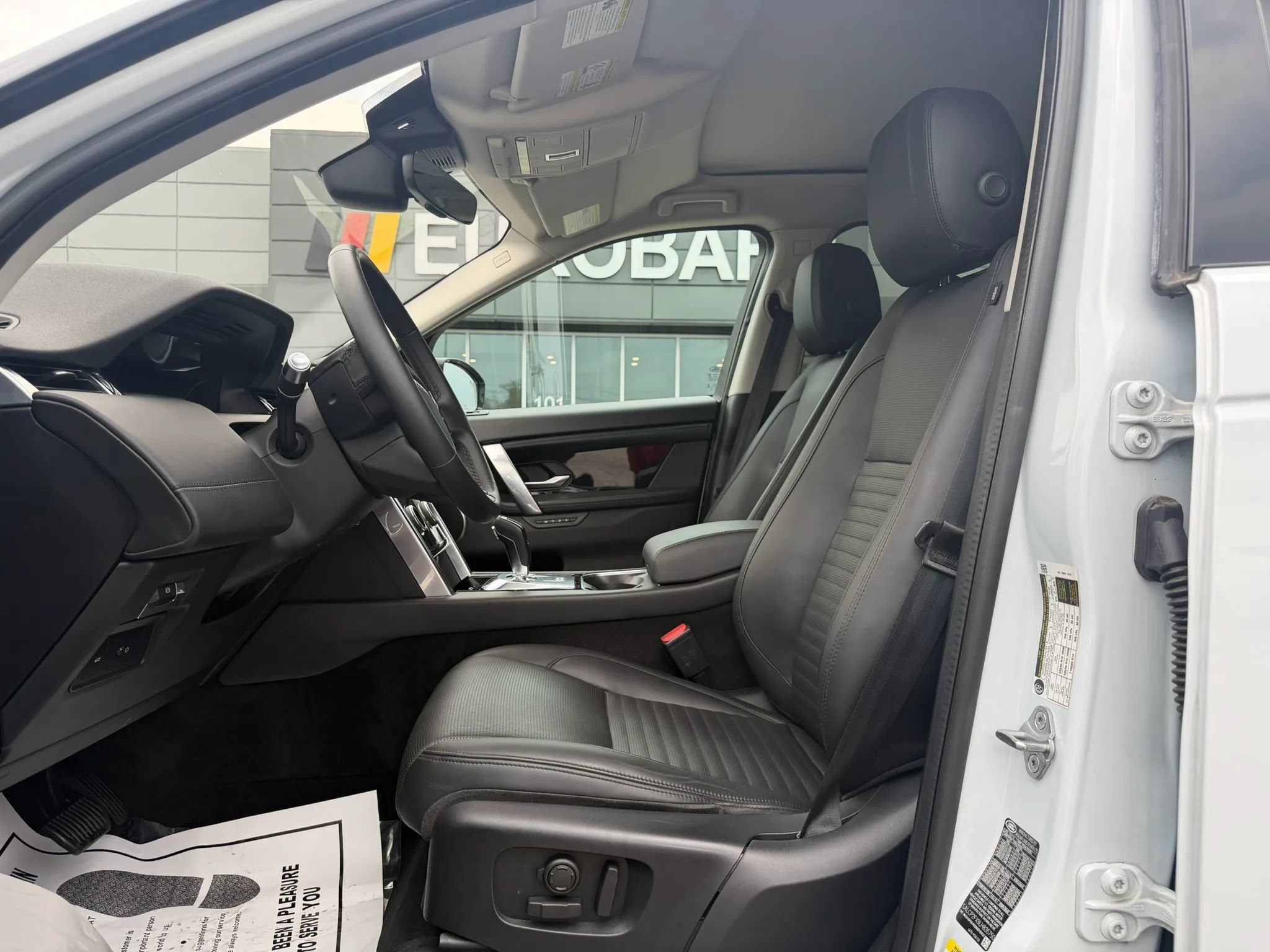 Used 2020 Land Rover Discovery Sport SE AWD/4WD image 42