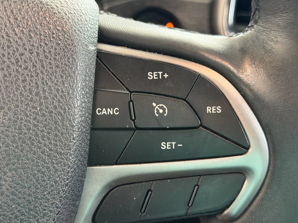 Used 2018 Jeep Grand Cherokee Limited RWD image 24