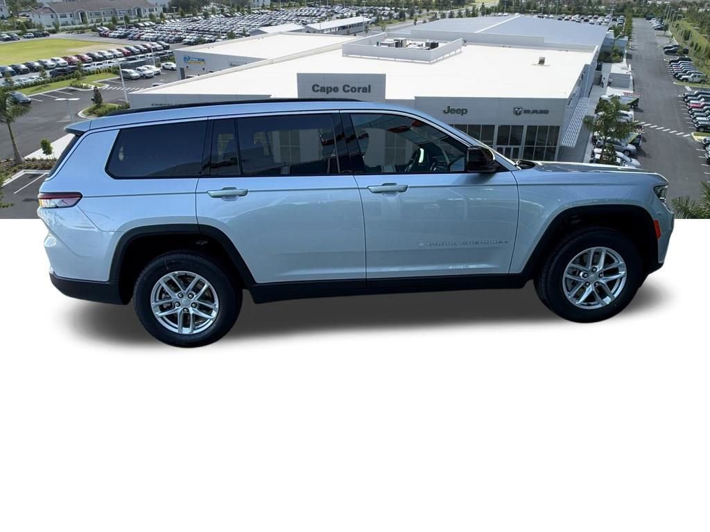 New 2026 Jeep Grand Cherokee L Laredo image 3