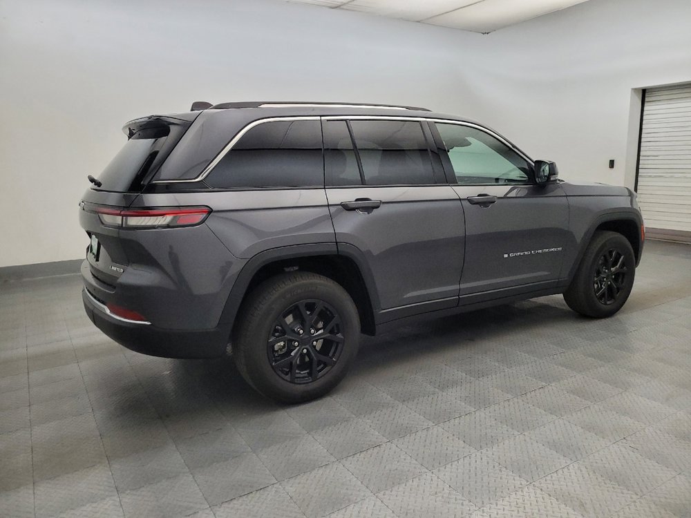 Used 2022 Jeep Grand Cherokee Limited AWD/4WD image 10