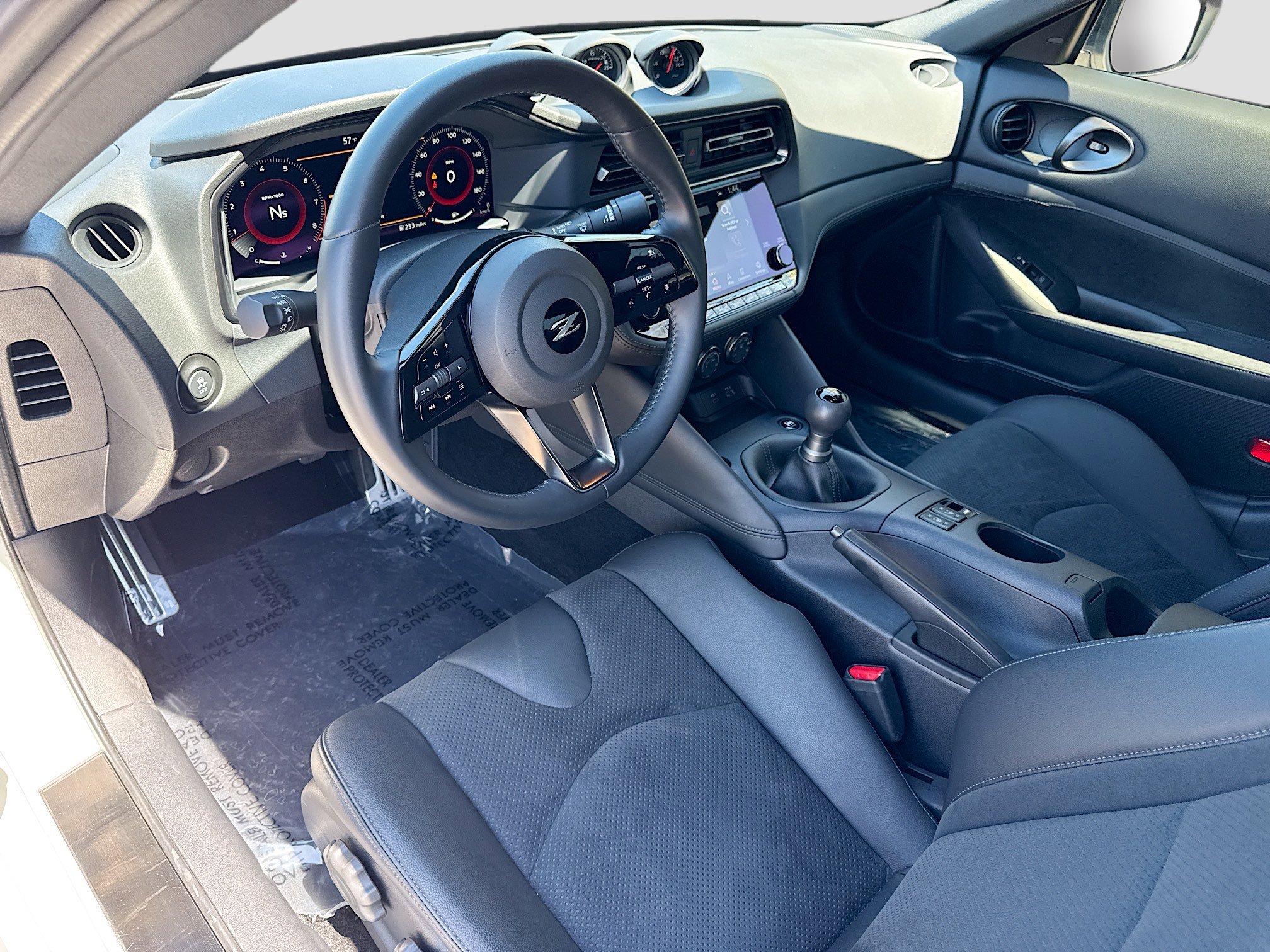 Used 2025 Nissan Z Performance w/ Floor Mat Package image 23