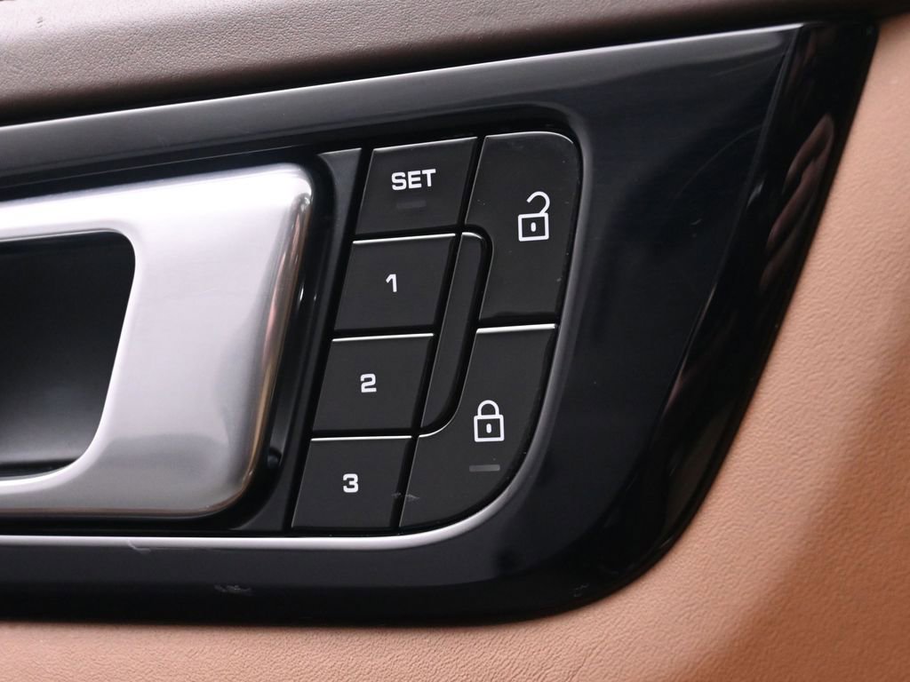 Used 2021 Porsche Cayenne Turbo w/ Premium Package Plus image 50