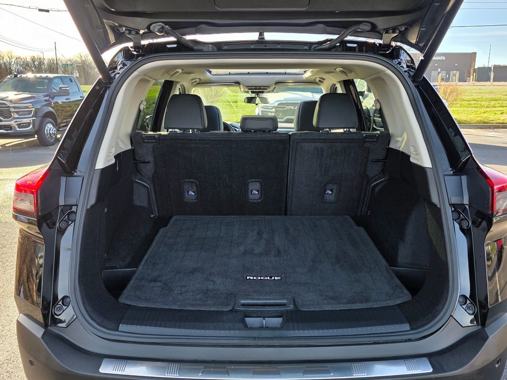 Used 2023 Nissan Rogue SV w/ SV Premium Package image 35