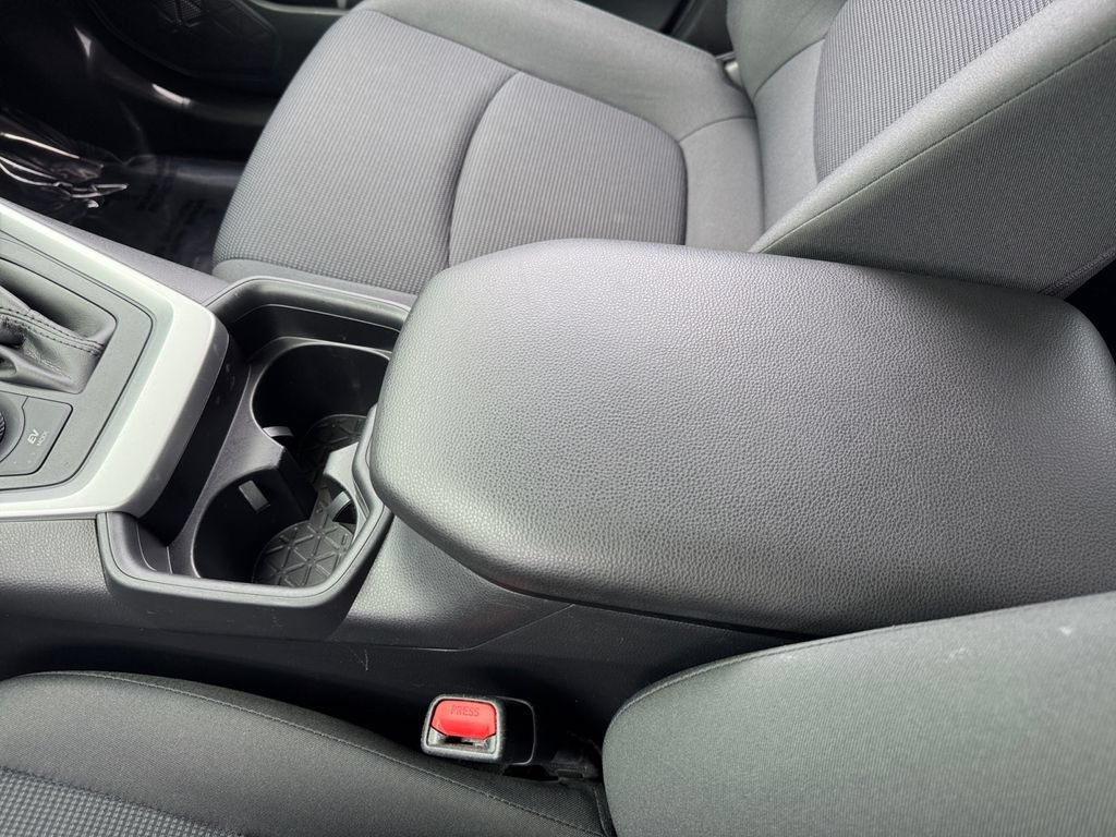 Certified 2019 Toyota RAV4 LE w/ Carpet Mat Package AWD/4WD image 27