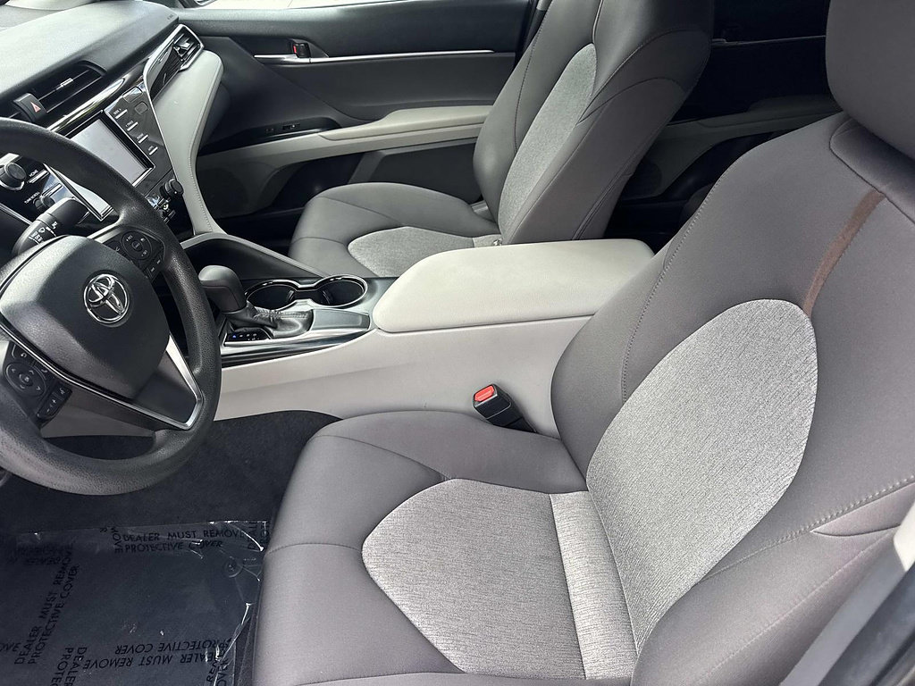 Used 2018 Toyota Camry LE FWD image 14