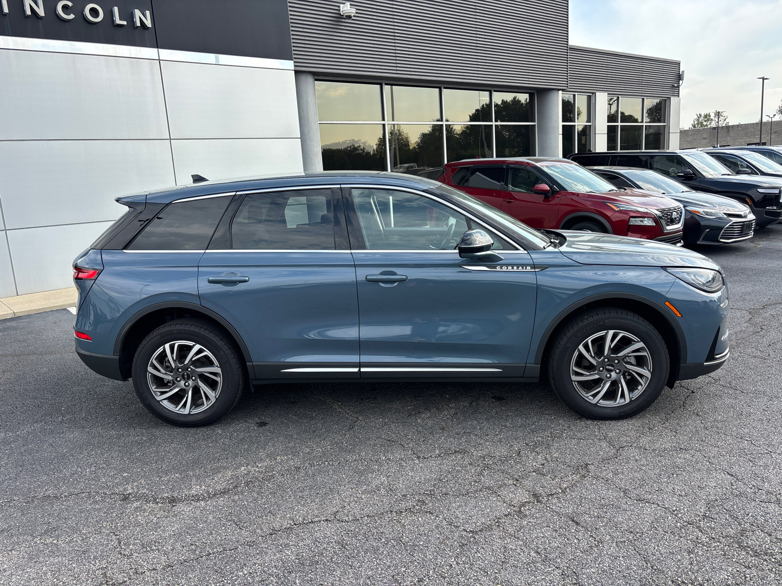 Used 2024 Lincoln Corsair AWD w/ Equipment Group 101A image 8