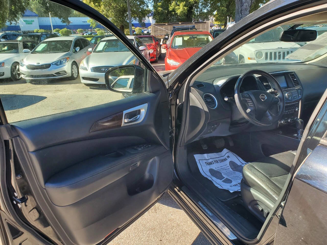 Used 2013 Nissan Pathfinder SL w/ SL Premium Pkg image 9