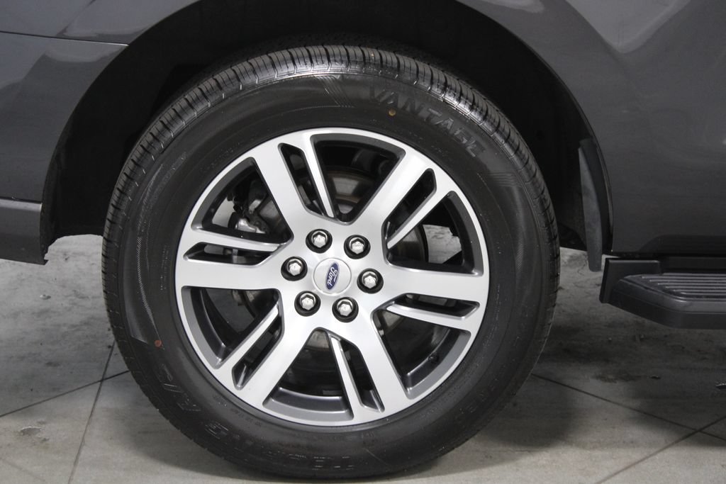 Used 2024 Ford Expedition Limited RWD image 14