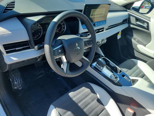 New 2026 Mitsubishi Outlander SE image 21