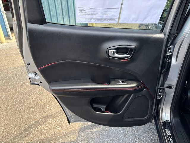 Used 2020 Jeep Compass Trailhawk AWD/4WD image 22