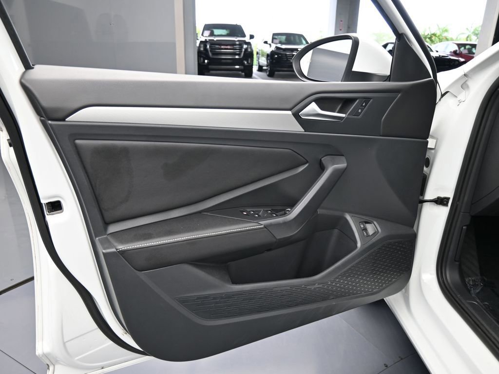 Used 2023 Volkswagen Jetta S image 15