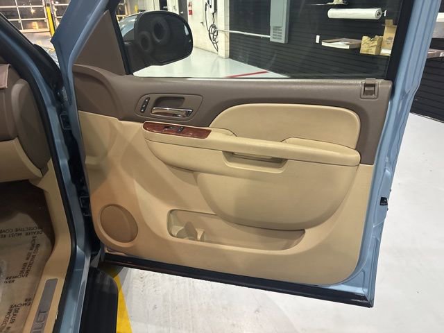 Used 2011 Chevrolet Suburban LTZ image 36