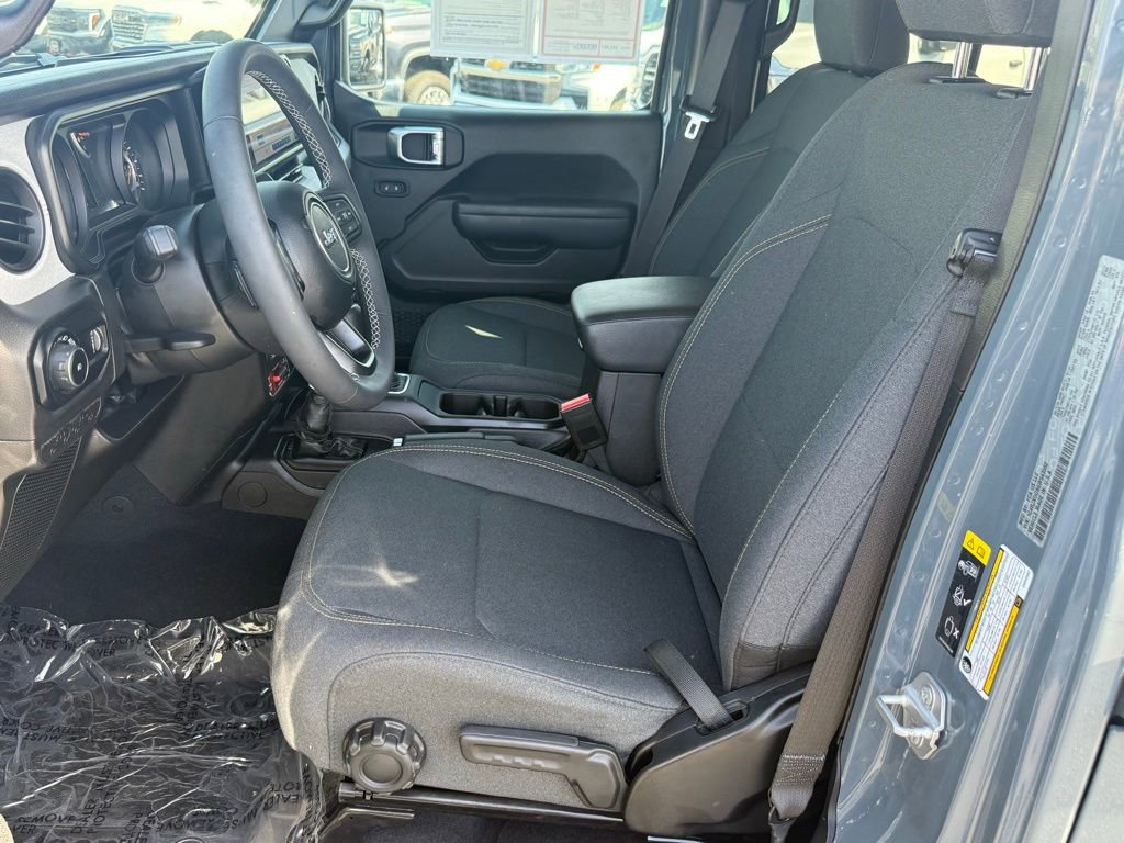 Used 2025 Jeep Wrangler Willys image 19