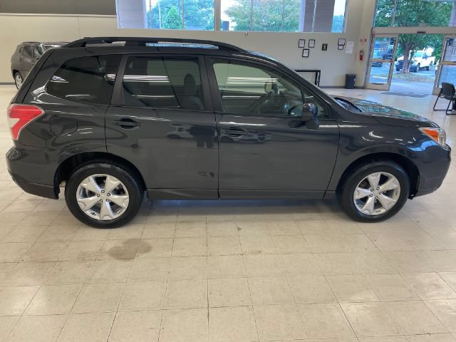 Used 2016 Subaru Forester 2.5i Premium w/ All-Weather Package AWD/4WD image 4