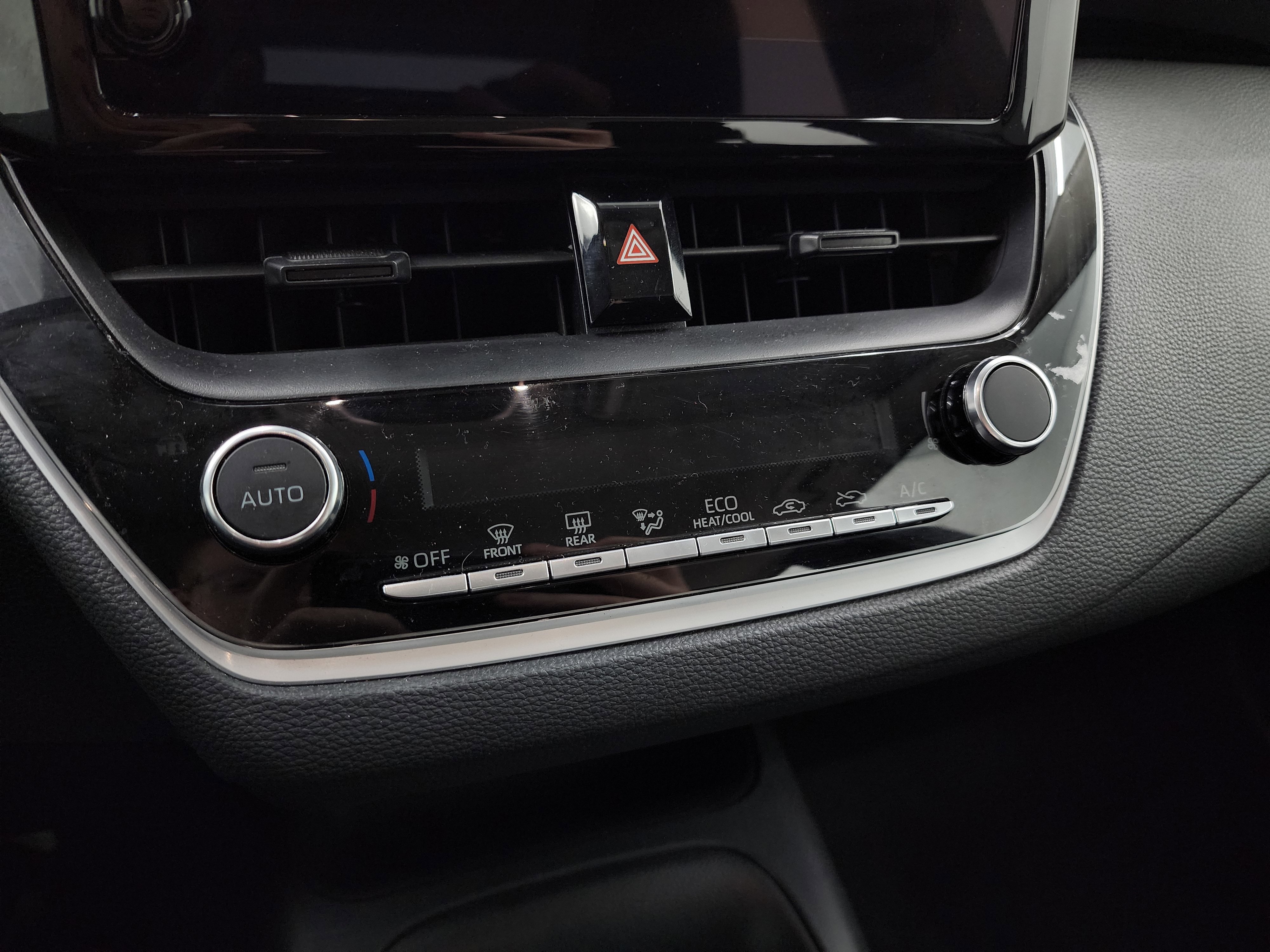 Used 2024 Toyota Corolla LE image 48