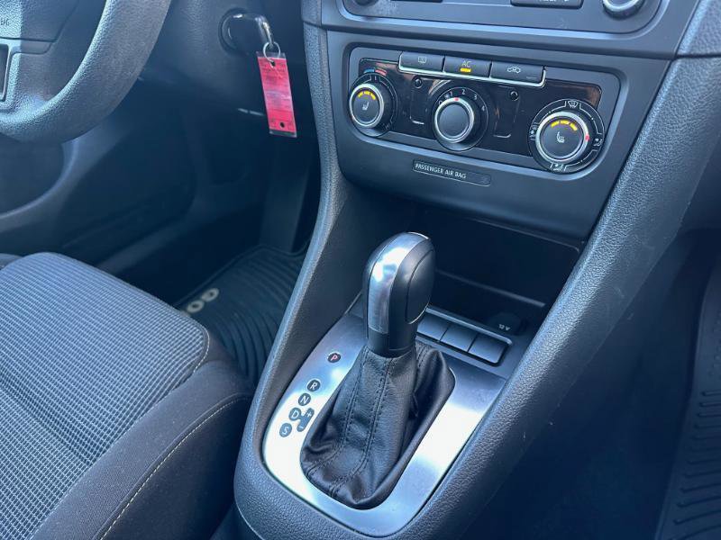 Used 2011 Volkswagen Golf 4-Door image 38