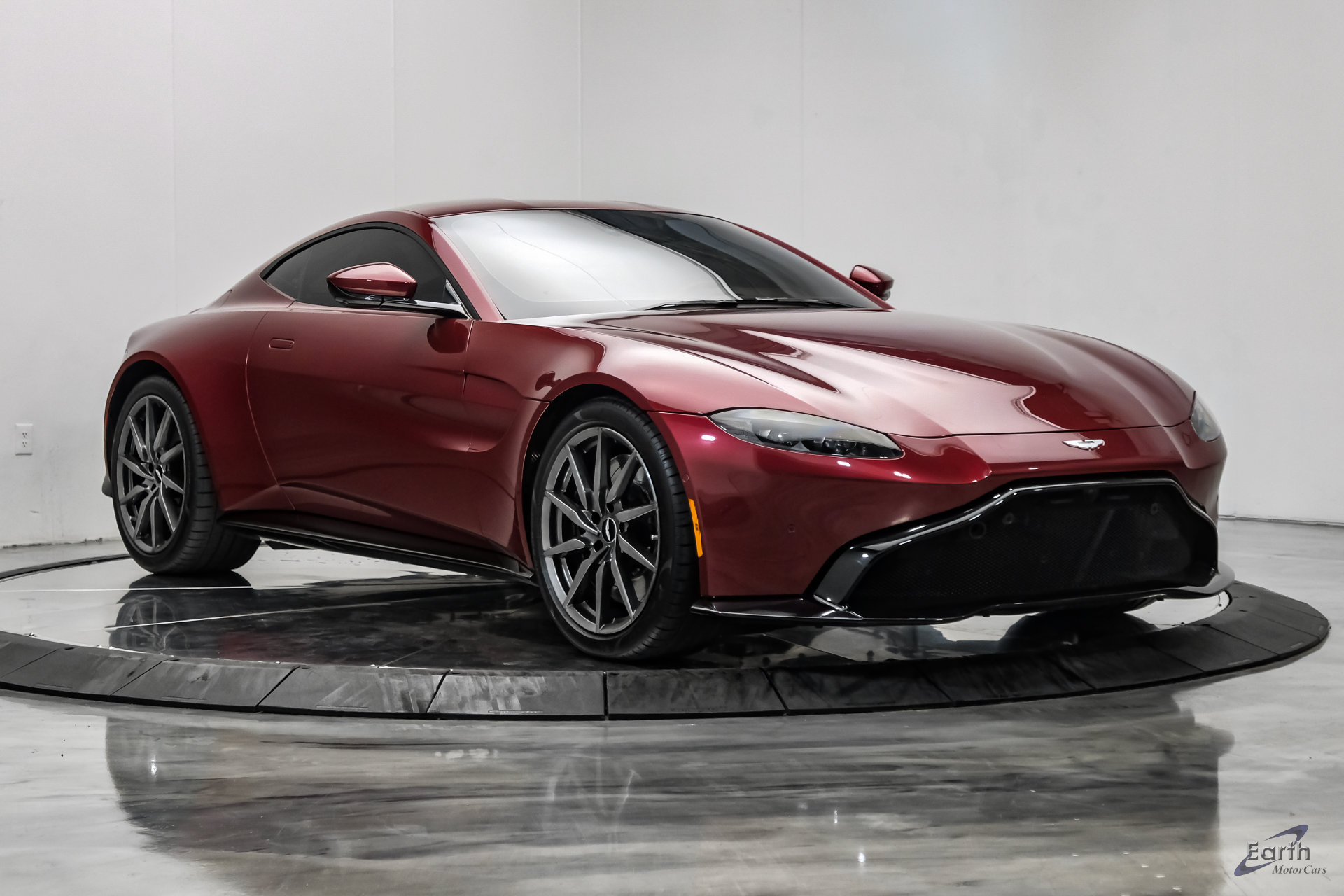 Used 2020 Aston Martin V8 Vantage Coupe RWD image 28