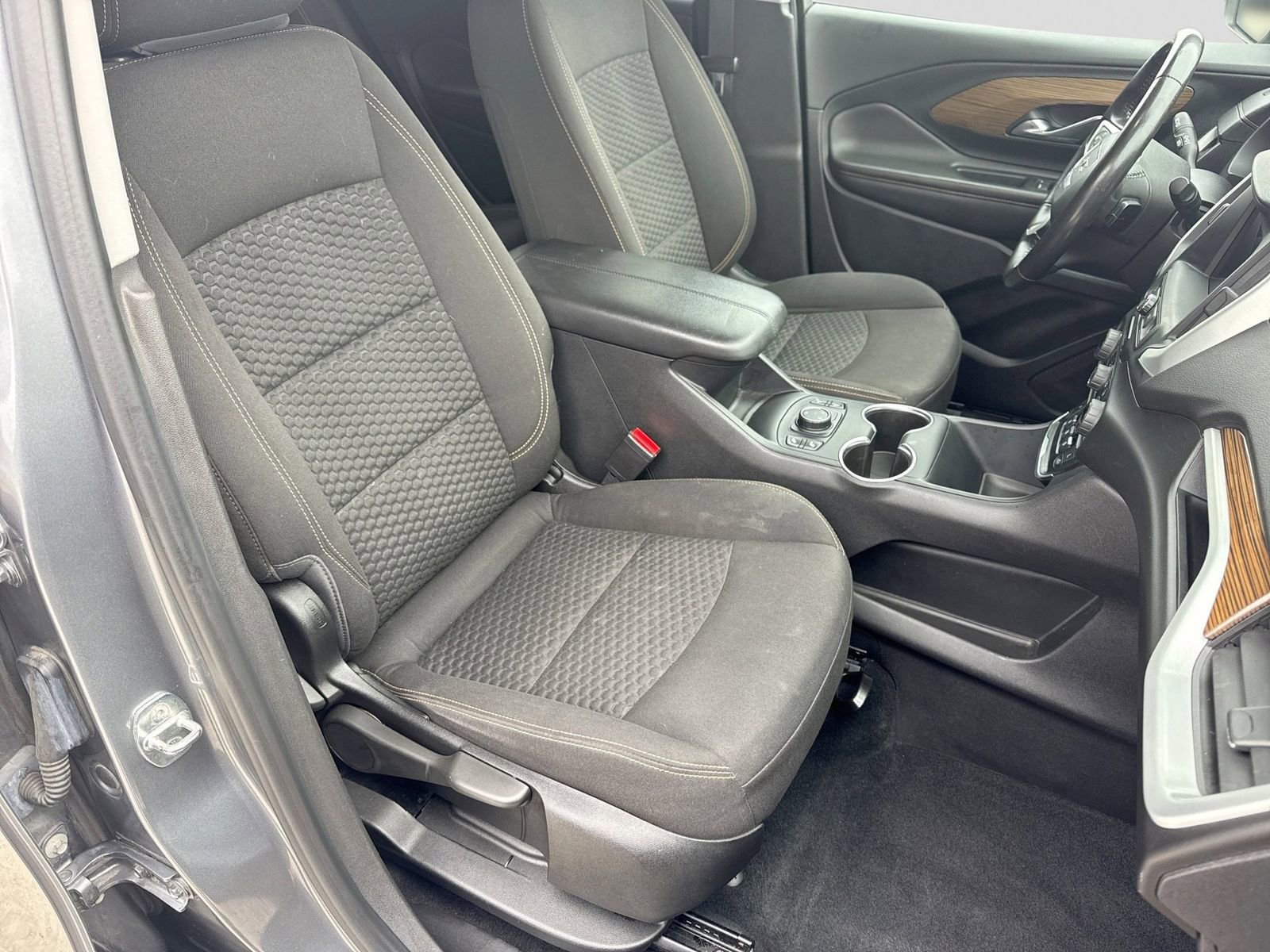 Used 2020 GMC Terrain SLE w/ Driver Convenience Package image 23