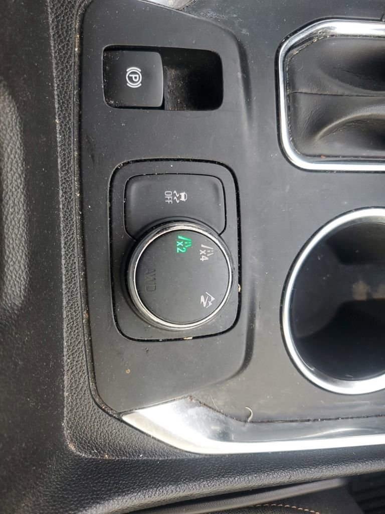 Used 2021 Chevrolet Traverse LS image 20