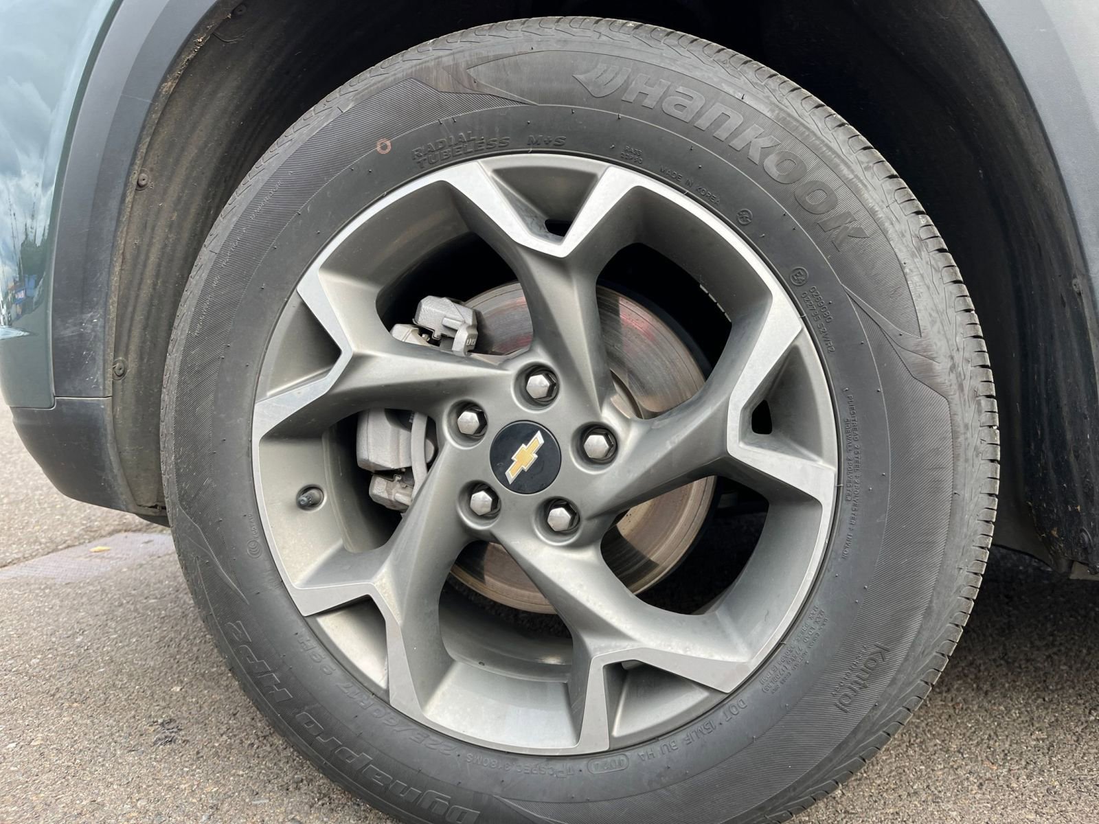 Used 2025 Chevrolet Trax LT FWD image 29