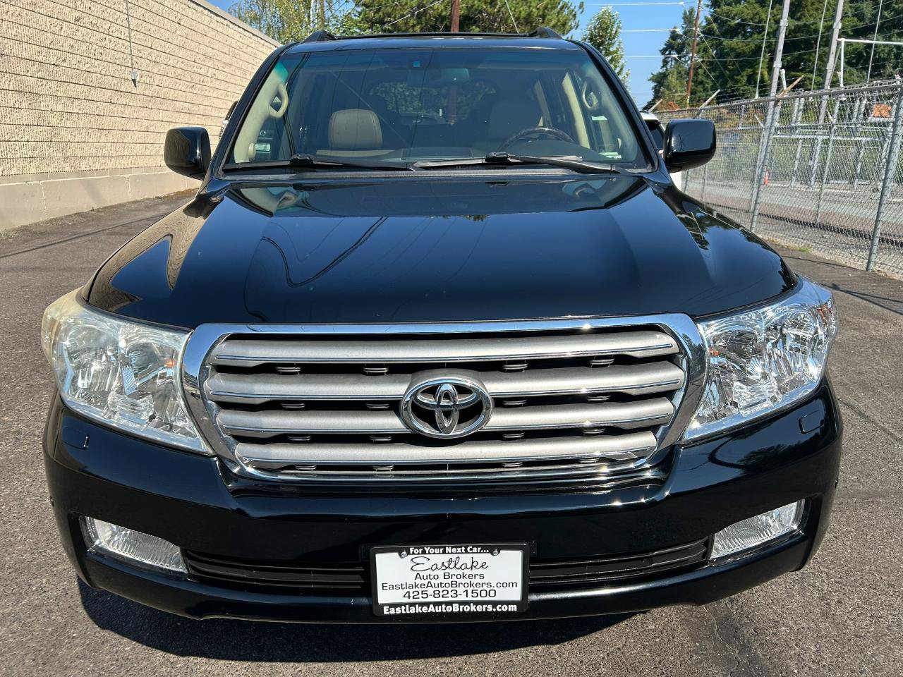 Used 2011 Toyota Land Cruiser w/ Upgrade Pkg AWD/4WD image 2