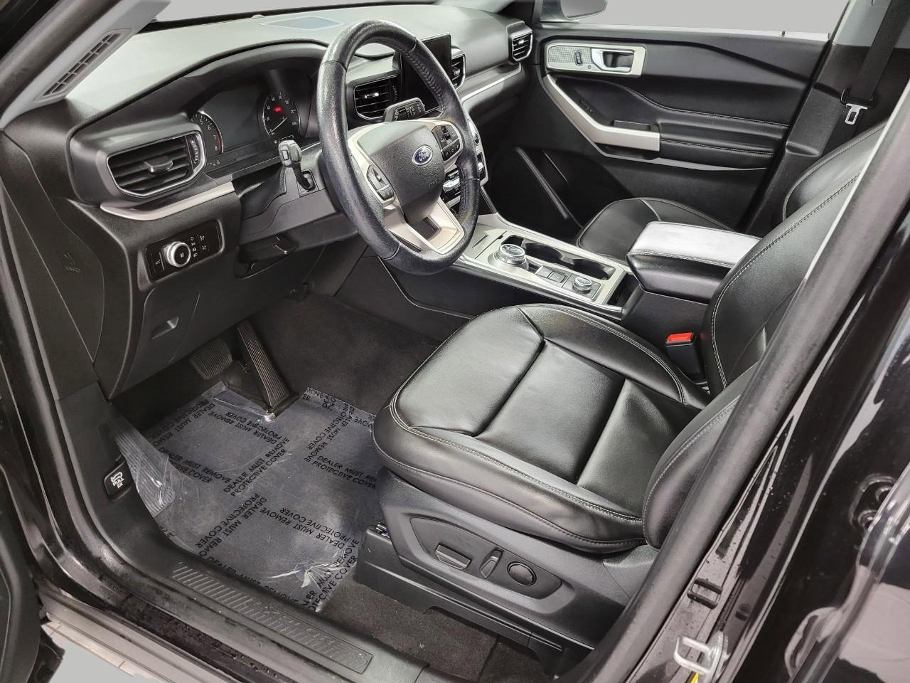 Used 2023 Ford Explorer XLT w/ Equipment Group 202A image 9