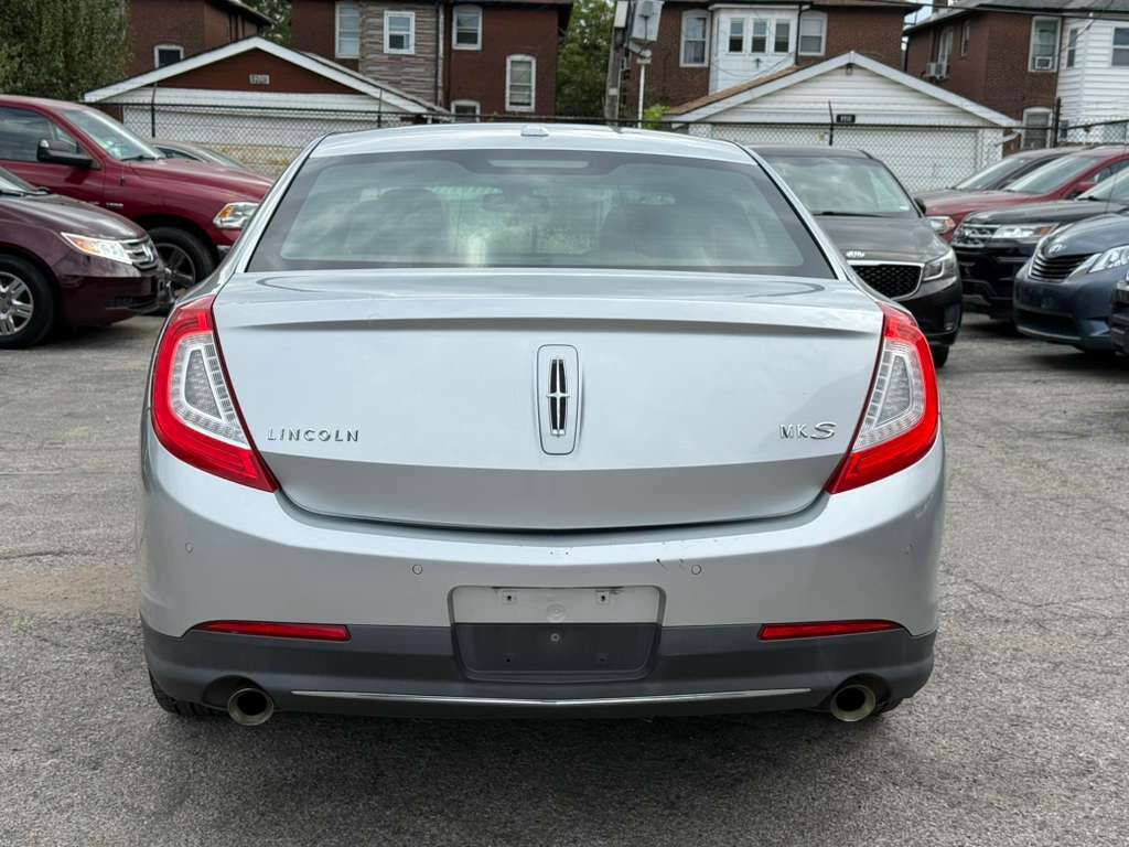 Used 2013 Lincoln MKS image 8