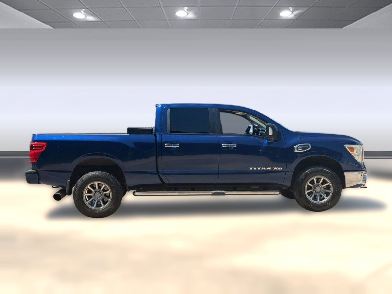 Used 2017 Nissan Titan SV RWD image 8