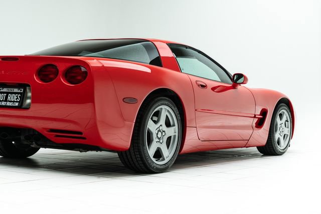 Used 1999 Chevrolet Corvette Coupe w/ Performance Handling Pkg image 13