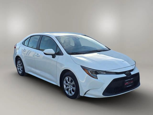 Used 2022 Toyota Corolla LE image 3