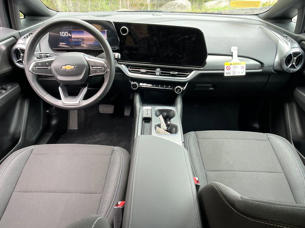 Used 2026 Chevrolet Equinox EV LT FWD image 13