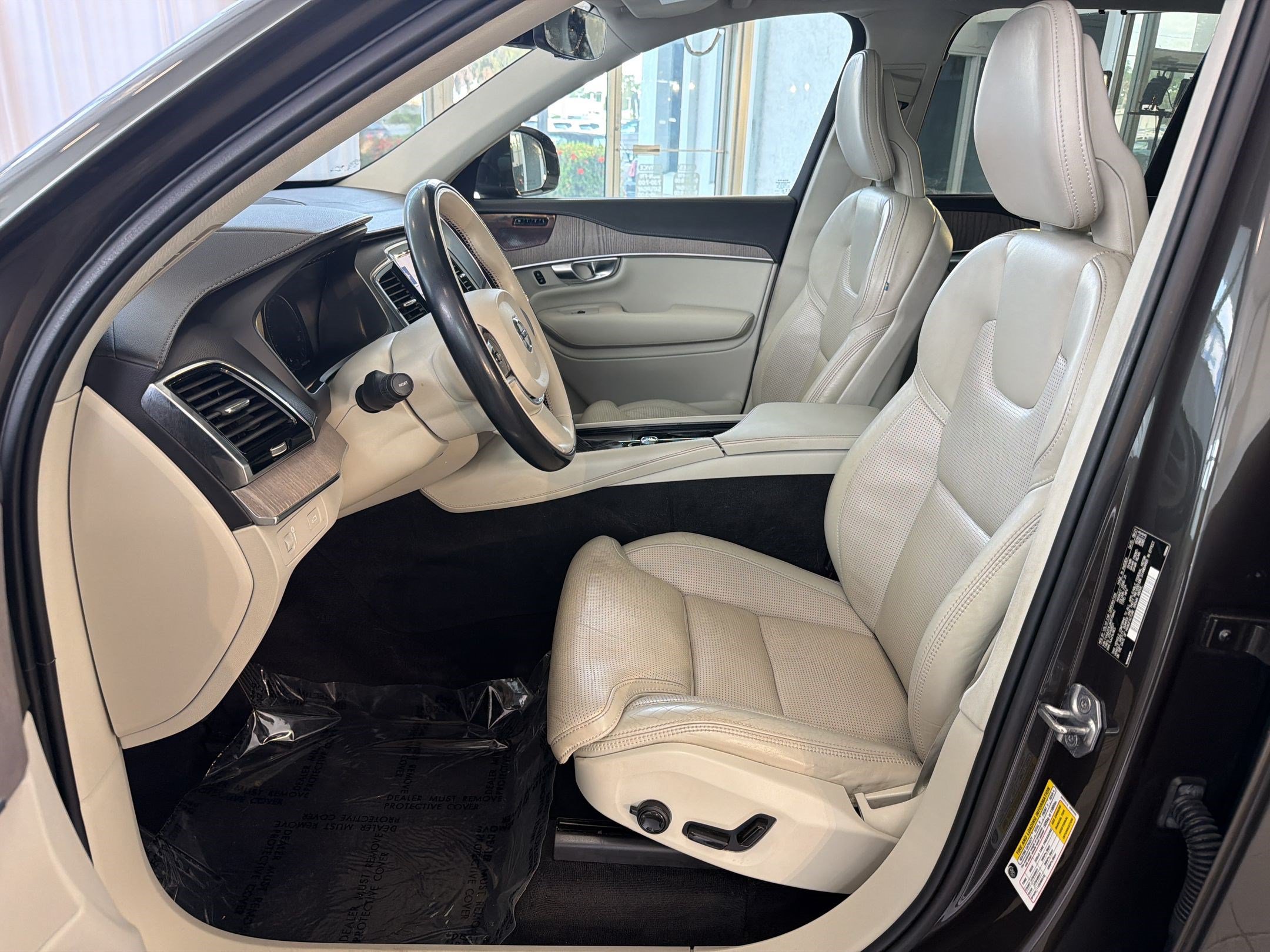 Used 2022 Volvo XC90 T6 Inscription w/ Advanced Package AWD/4WD image 5