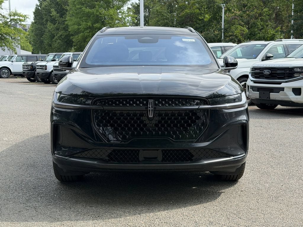 New 2026 Lincoln Nautilus Reserve w/ Jet Appearance Package AWD/4WD image 2
