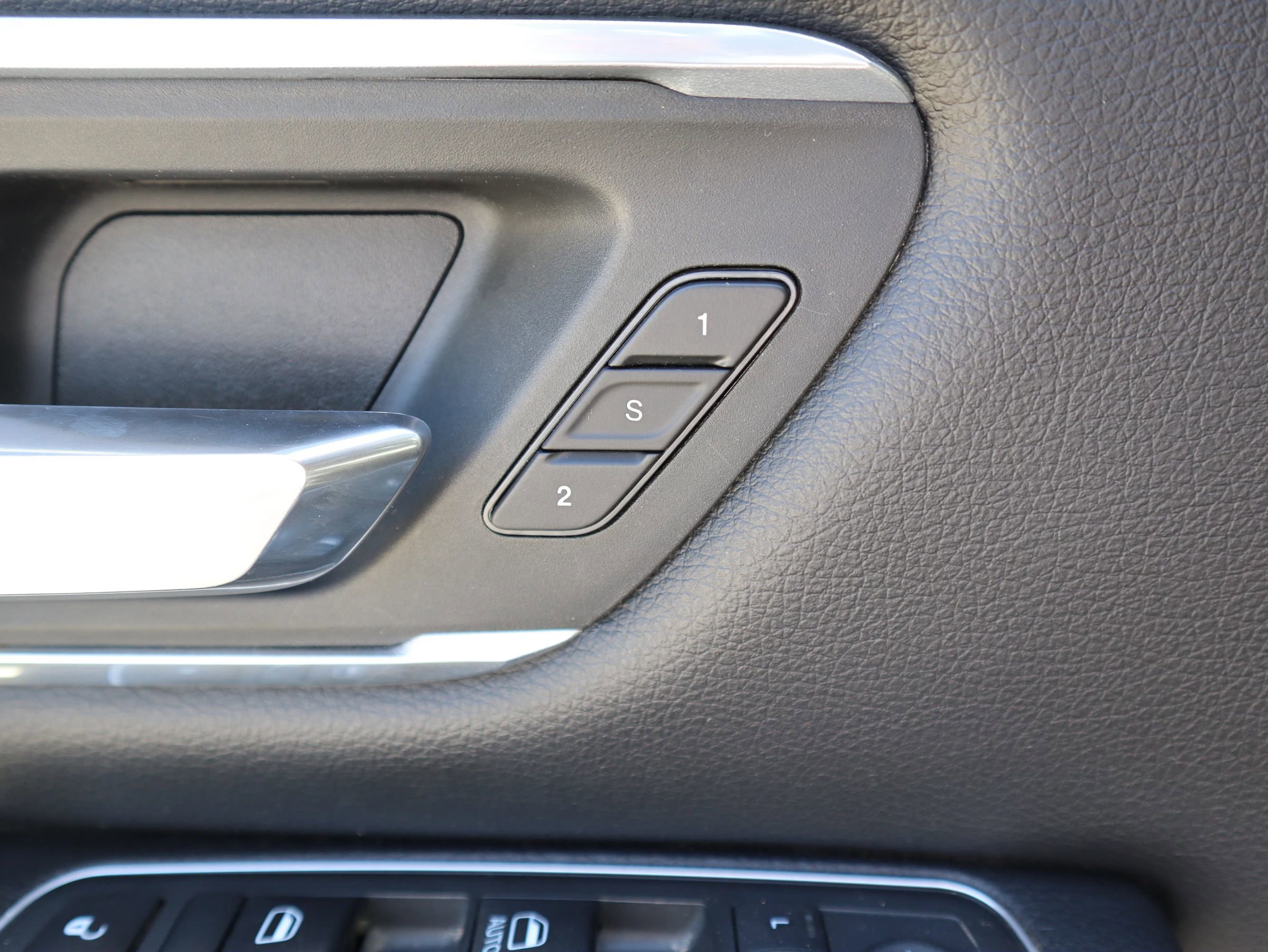 Used 2020 RAM 1500 Laramie image 25