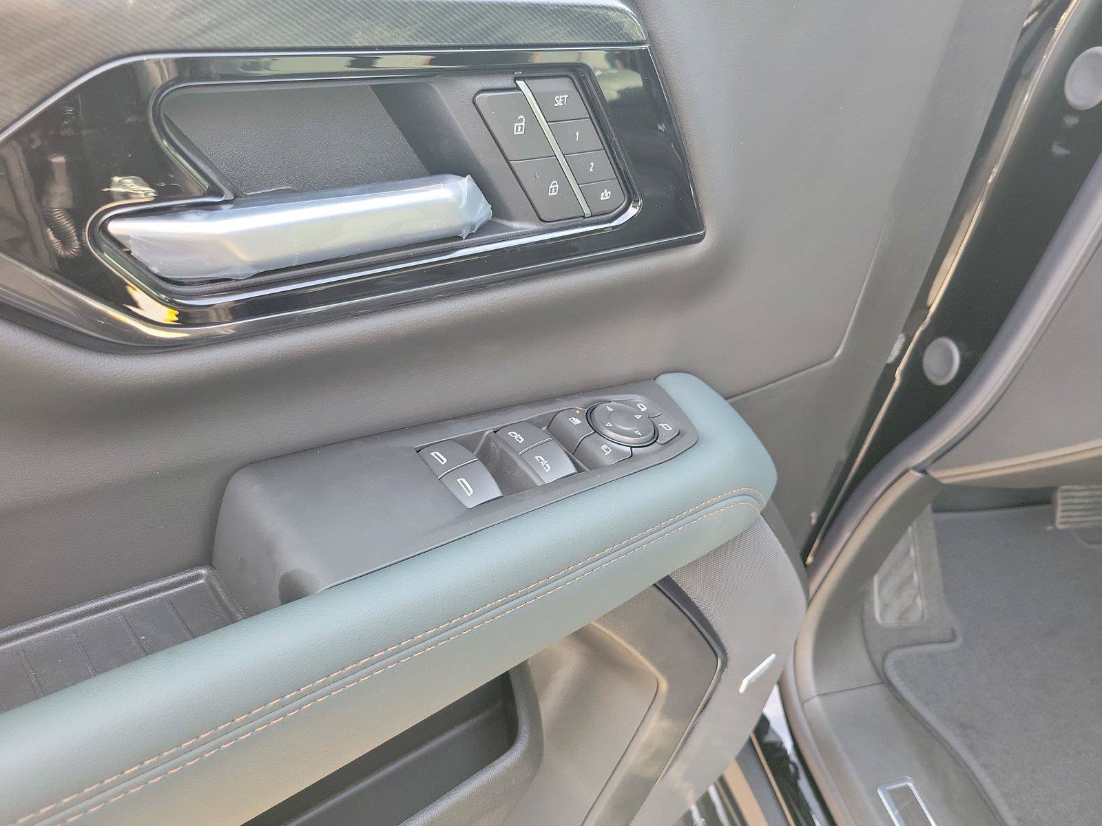 New 2026 GMC Yukon XL AT4 AWD/4WD image 22