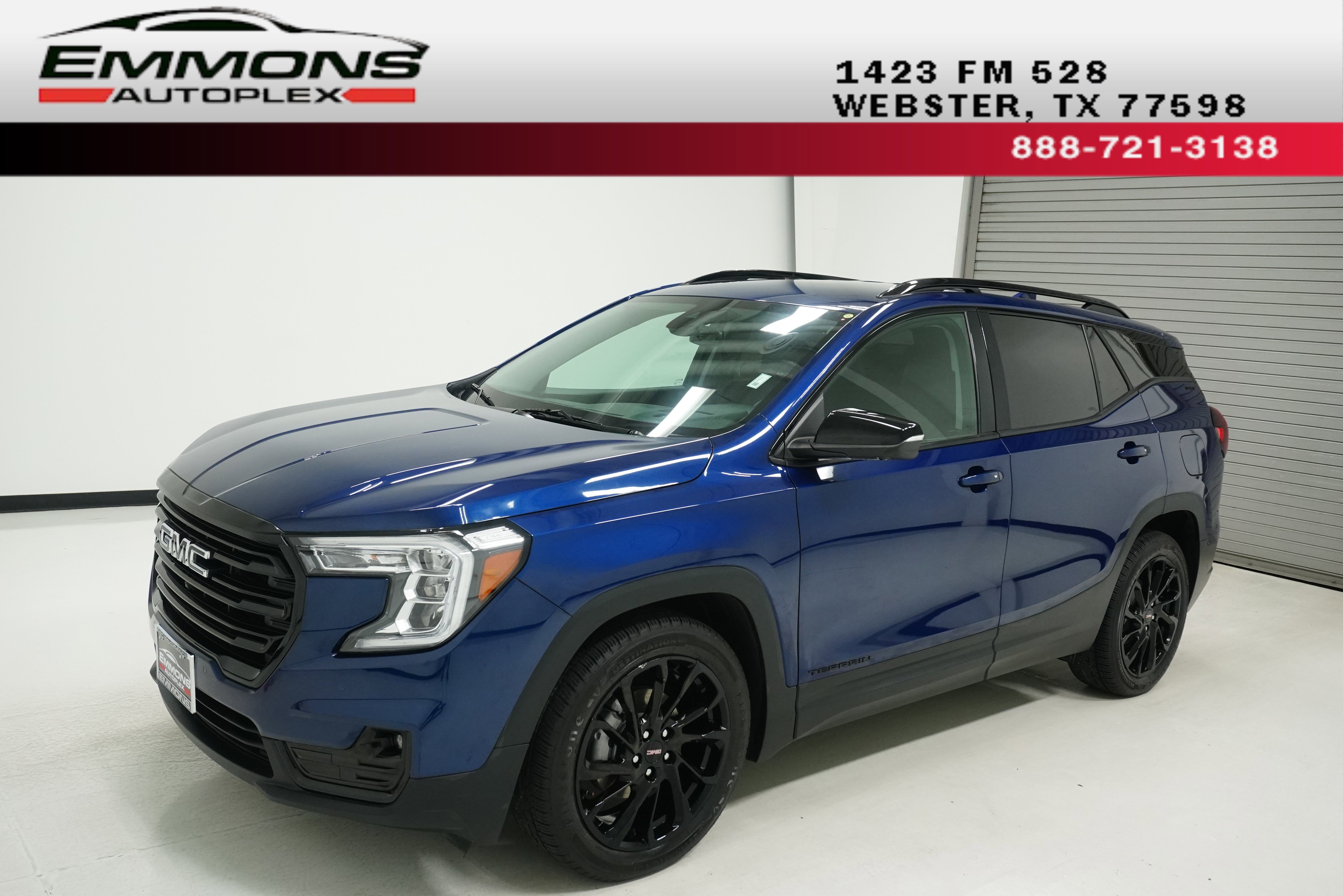 Used 2023 GMC Terrain SLT w/ Tech Package image 1