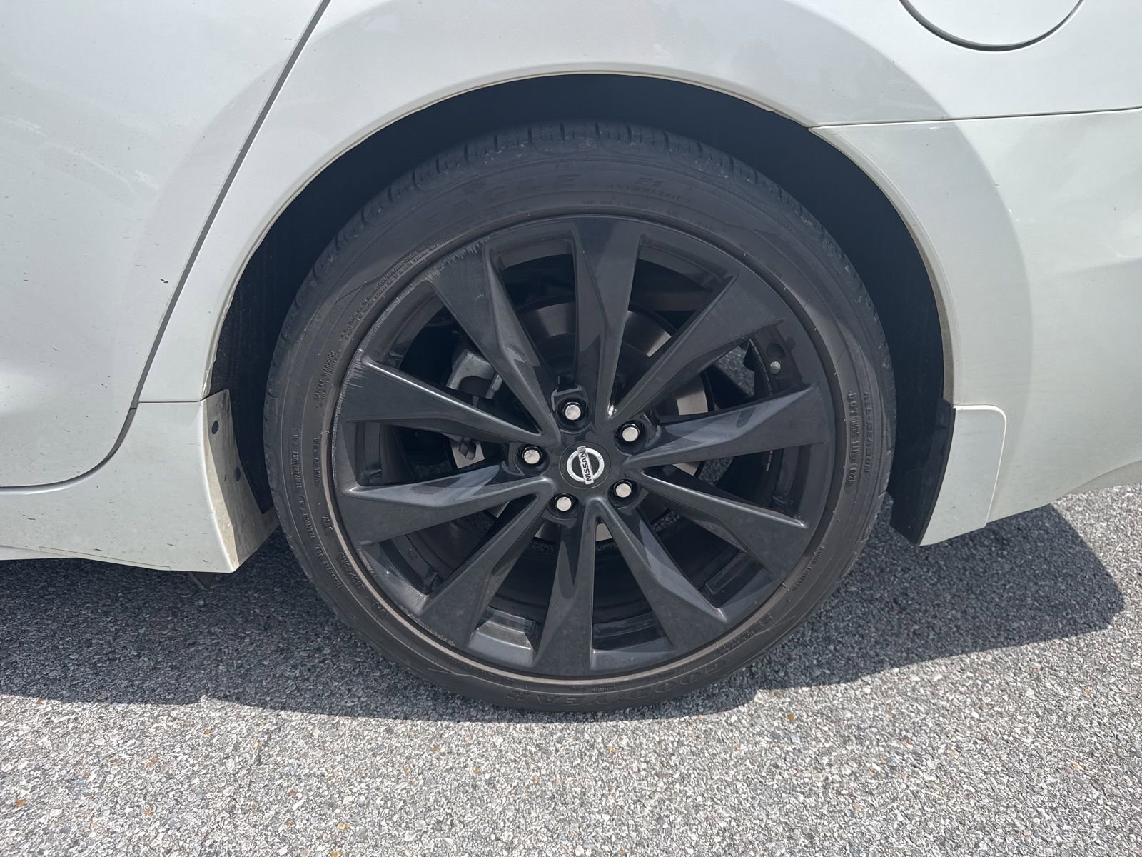 Used 2020 Nissan Maxima SR w/ Sport Mat Group FWD image 10