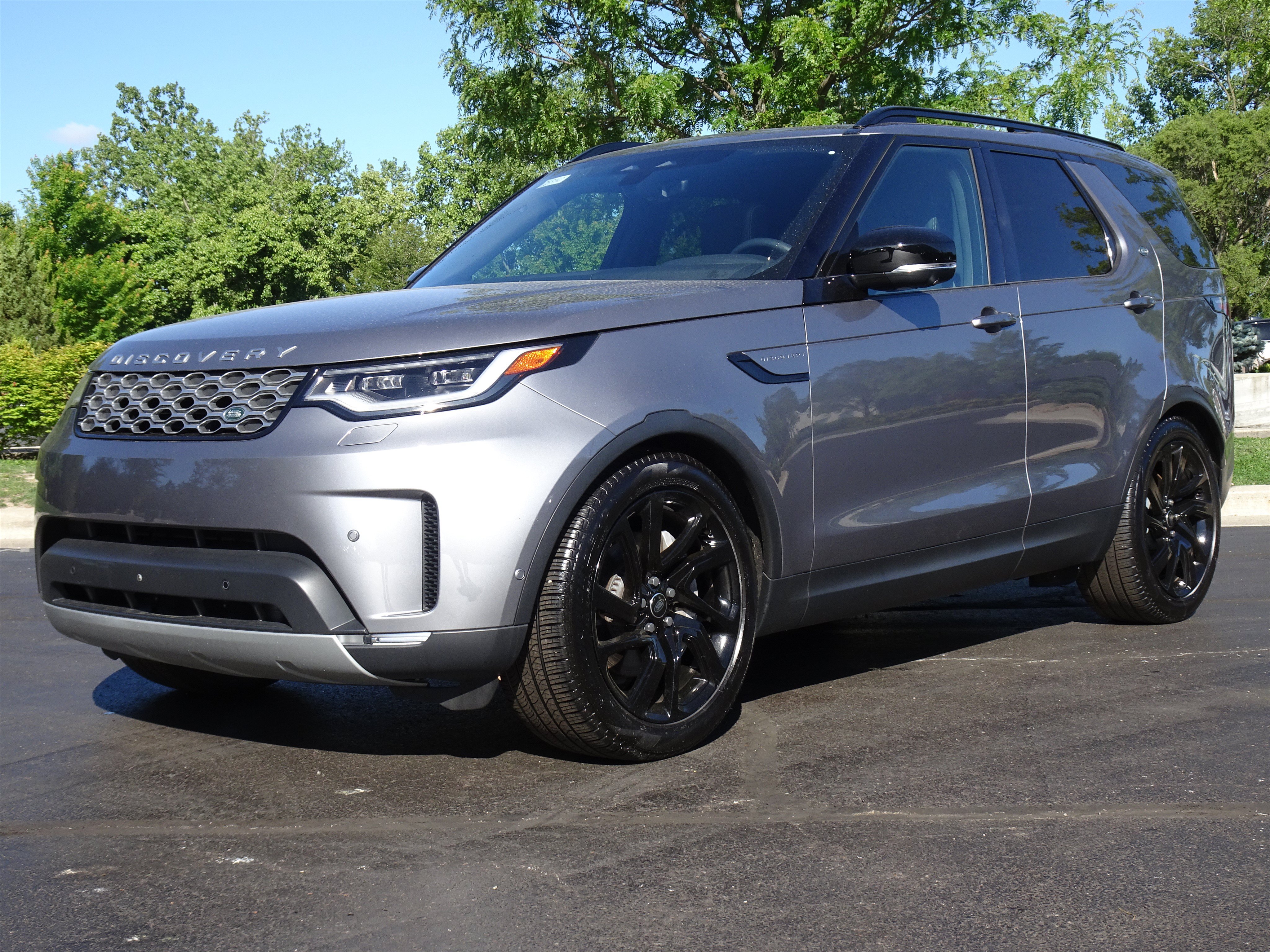 Certified 2025 Land Rover Discovery S AWD/4WD image 6