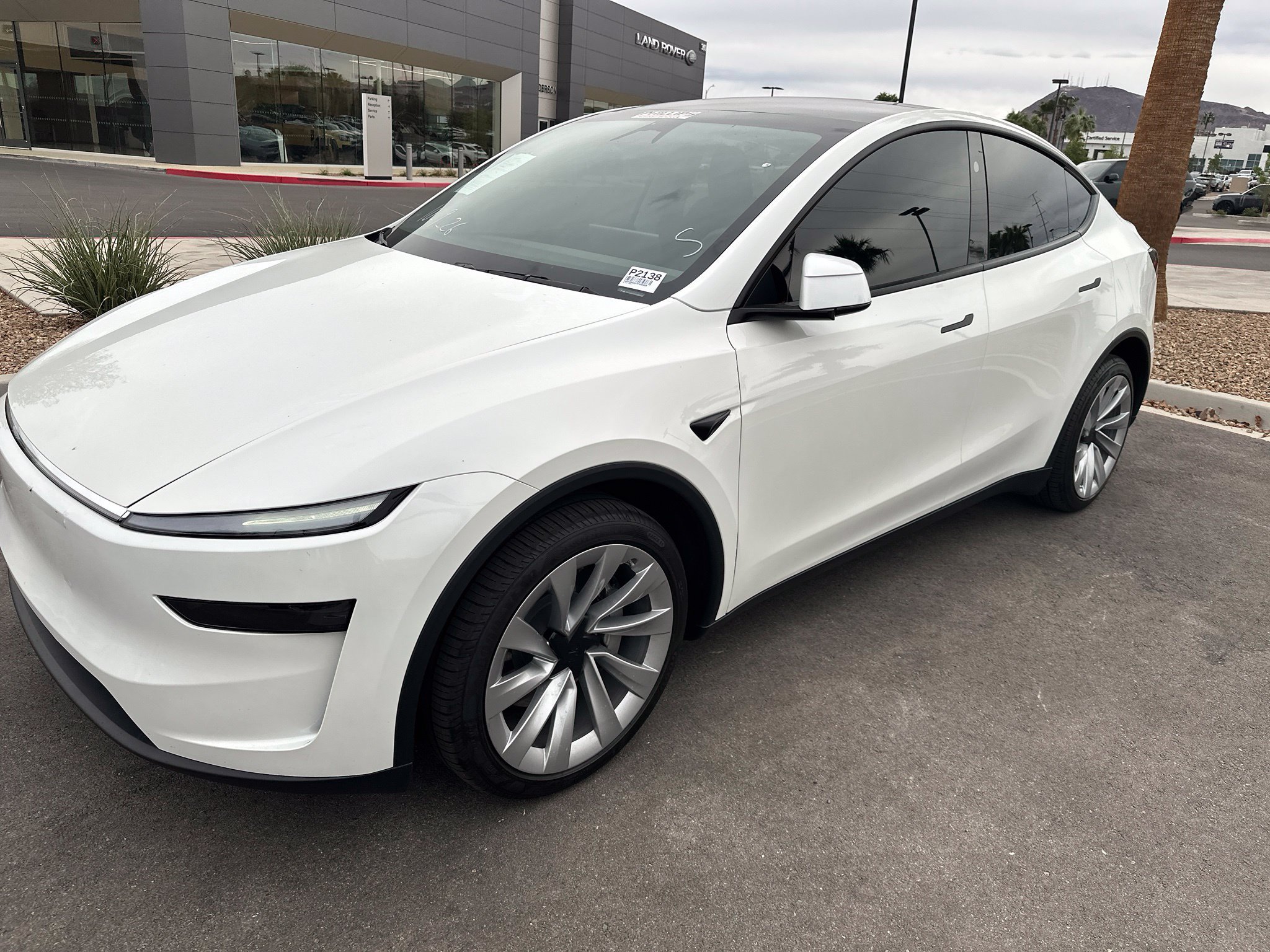 Used 2026 Tesla Model Y Long Range RWD image 1