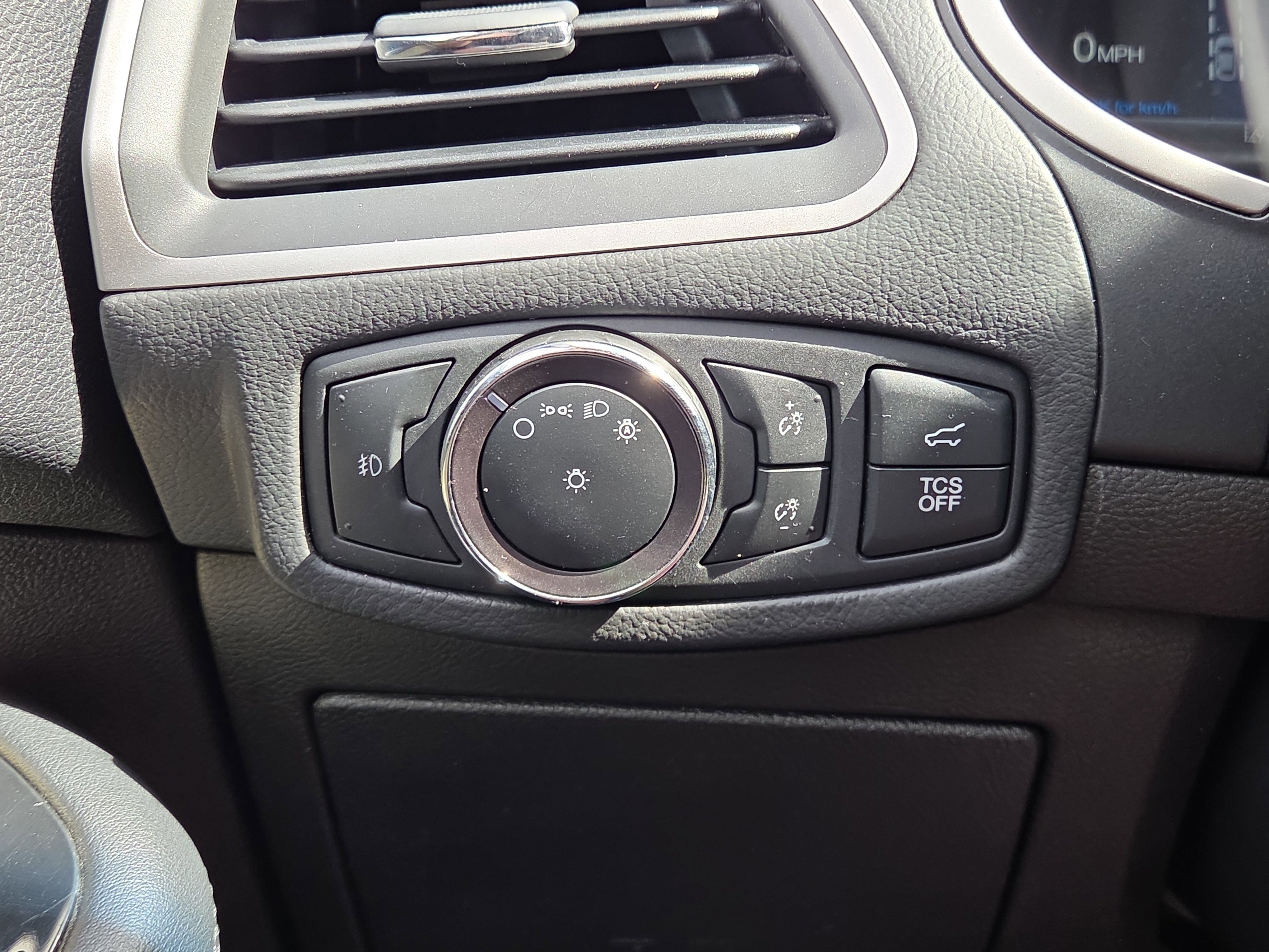 Used 2020 Ford Edge SEL w/ Convenience Package image 26