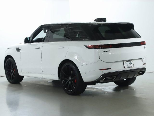 Used 2023 Land Rover Range Rover Sport SE Dynamic image 5