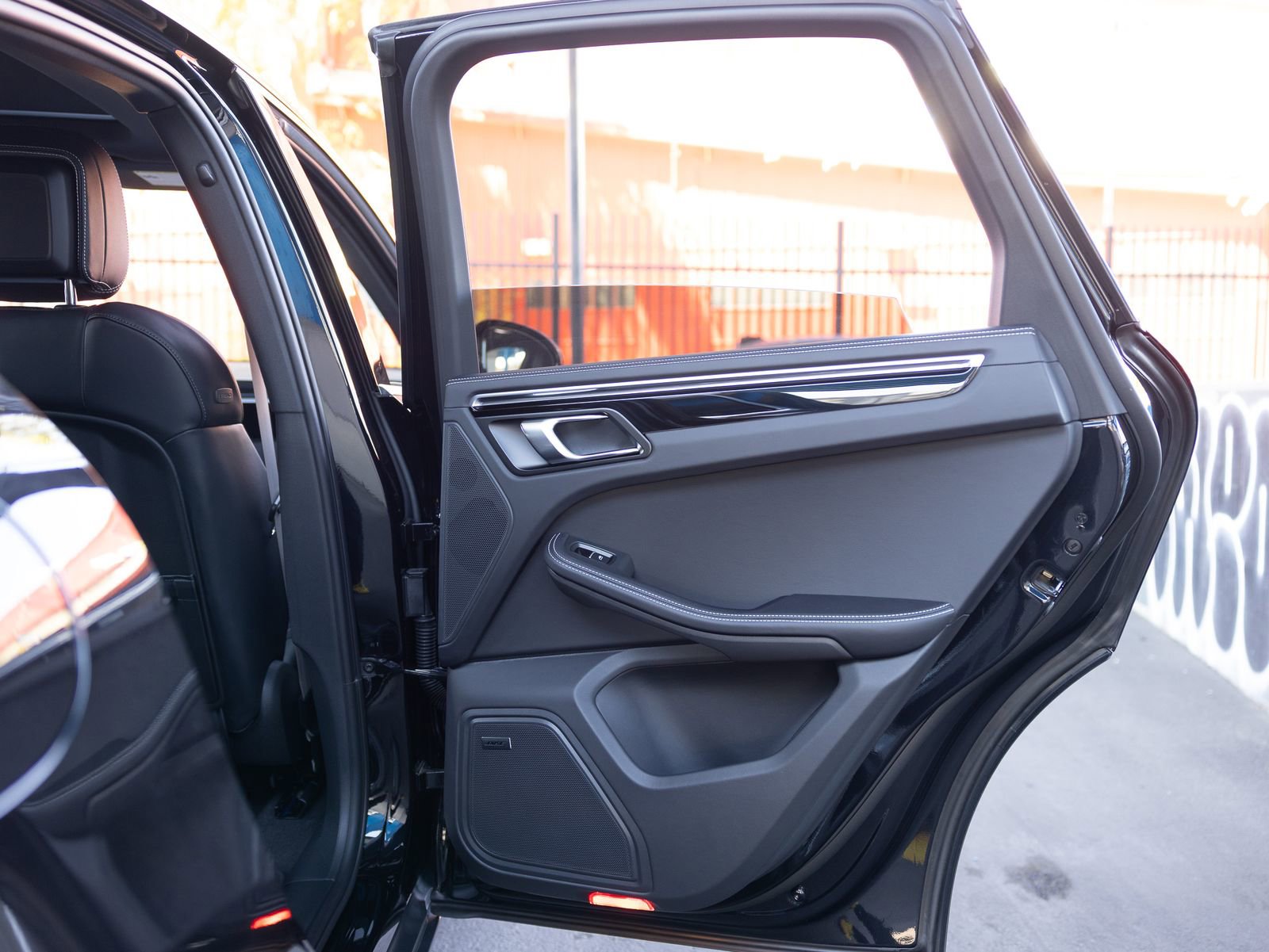 Certified 2025 Porsche Macan S image 39