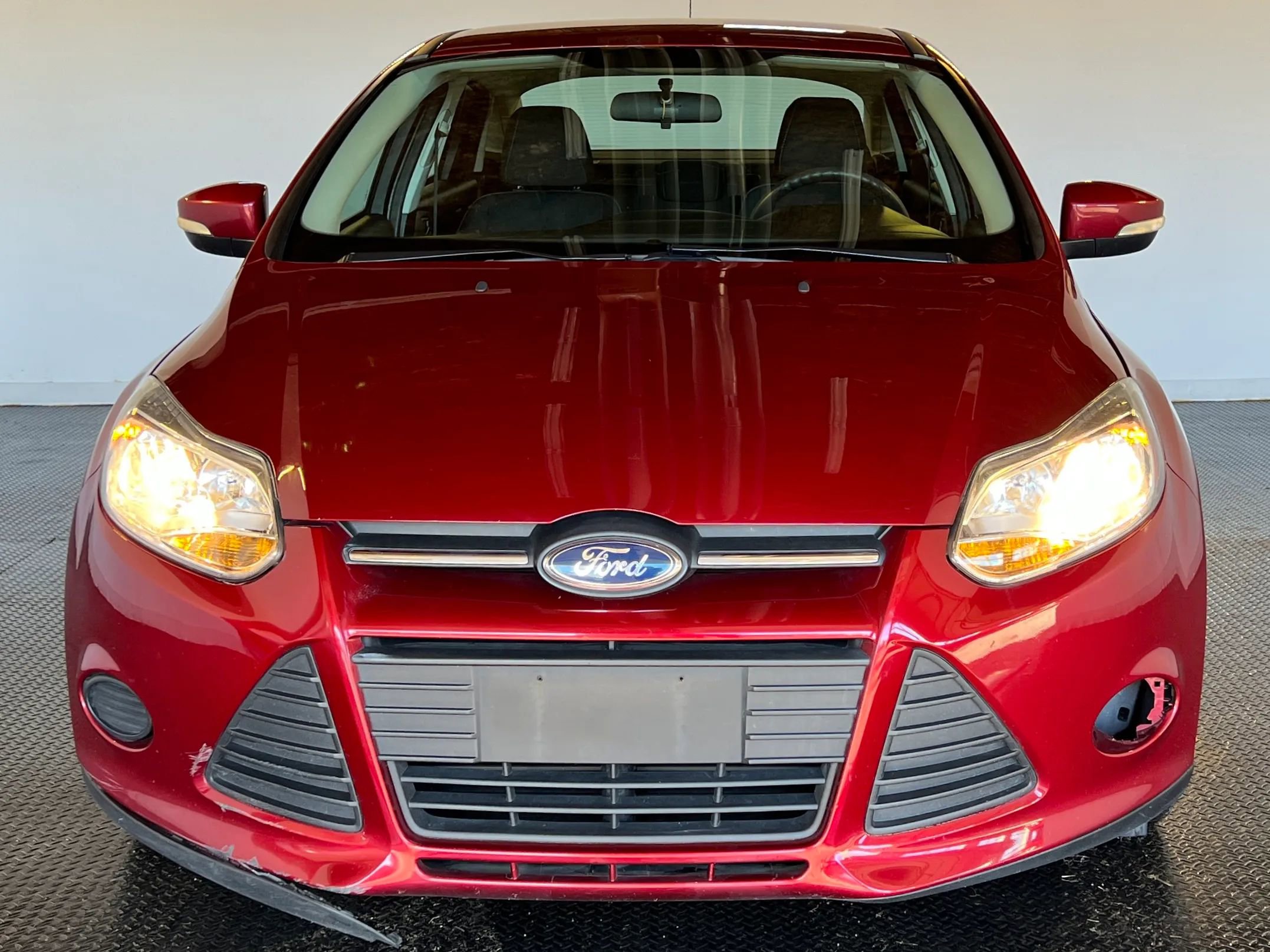 Used 2014 Ford Focus SE w/ SE Winter Package image 2
