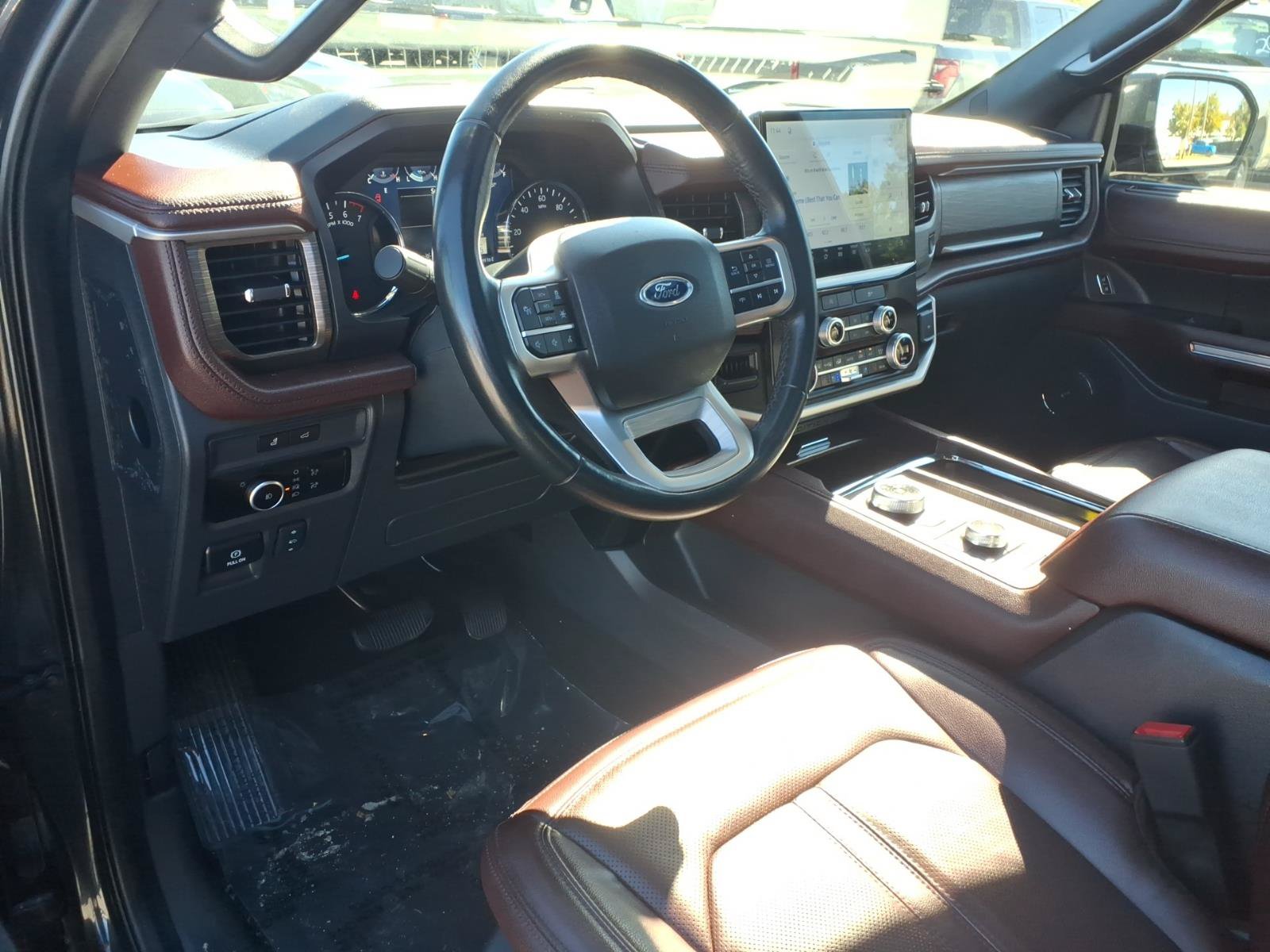 Used 2024 Ford Expedition Limited AWD/4WD image 28