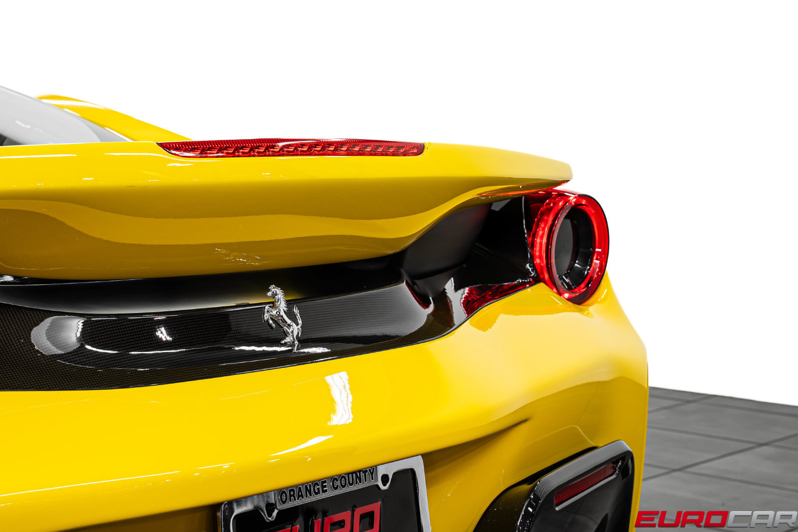 Used 2020 Ferrari 488 Pista Coupe RWD image 29