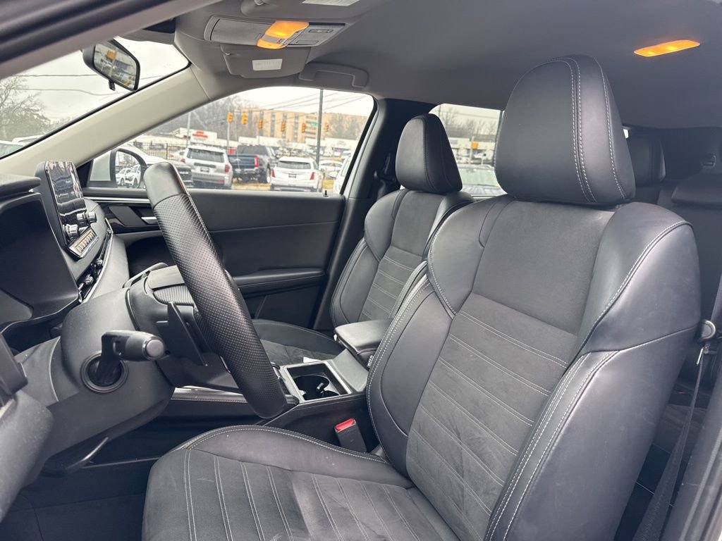 Used 2024 Mitsubishi Outlander SE image 13