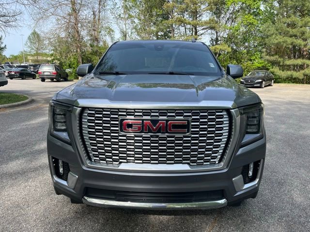 Used 2021 GMC Yukon Denali w/ Denali Premium Package image 3