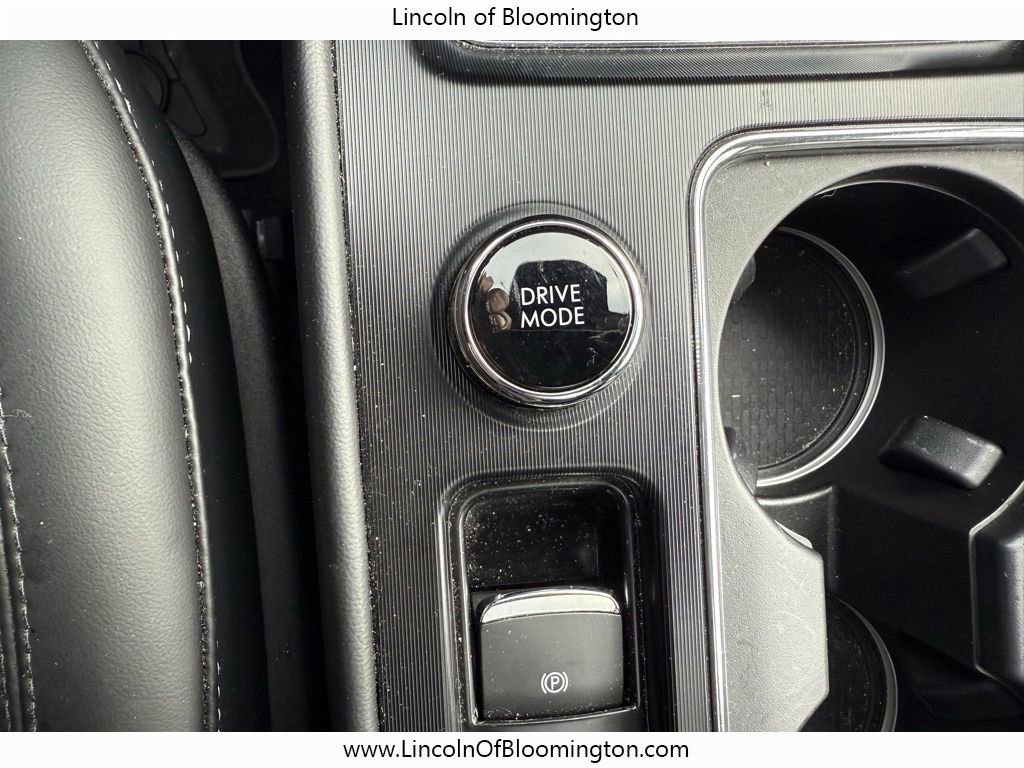 New 2025 Lincoln Corsair Reserve w/ Towing Package image 31